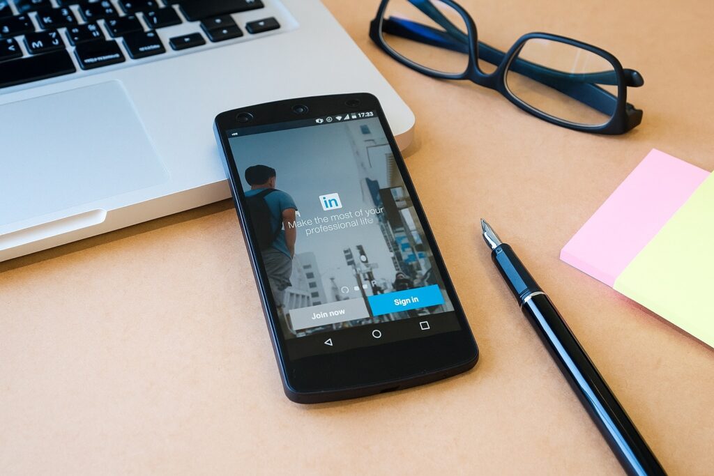Usar LinkedIn para Conseguir Empleo Más Rapido